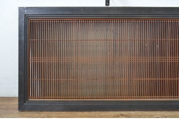アンティーク建具　整然と並んだ格子が美しい大振りな筬欄間2枚セット(明かり取り、明り取り、オサランマ、おさらんま)(R-064336)