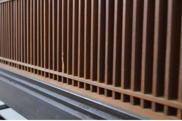 アンティーク建具　整然と並んだ格子が美しい大振りな筬欄間2枚セット(明かり取り、明り取り、オサランマ、おさらんま)(R-064336)