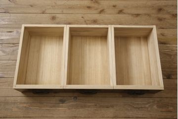 中古　美品　上質な和の空間を演出する二段重ね水屋箪笥(食器棚、茶タンス、キャビネット、収納棚、戸棚)(R-064353)