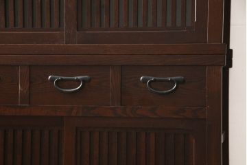 中古　美品　上質な和の空間を演出する二段重ね水屋箪笥(食器棚、茶タンス、キャビネット、収納棚、戸棚)(R-064353)
