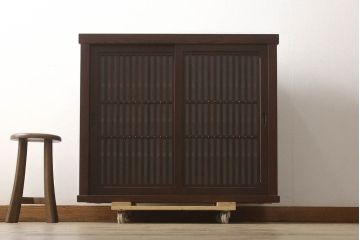 中古　美品　上質な和の空間を演出する水屋箪笥サイドボード(サイドキャビネット、収納棚、戸棚、下駄箱)(R-064354)