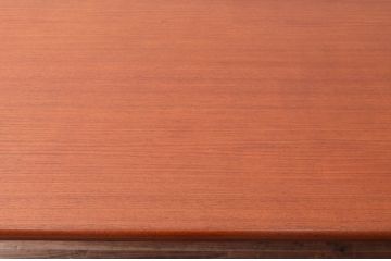 デンマークビンテージ　北欧ヴィンテージ　チーク材　すっきりとした佇まいが魅力的なエクステンションテーブル(ダイニングテーブル、4人掛け、6人掛け、8人掛け、伸長式テーブル、食卓、作業台)(R-064356)