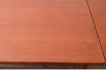 デンマークビンテージ　北欧ヴィンテージ　チーク材　すっきりとした佇まいが魅力的なエクステンションテーブル(ダイニングテーブル、4人掛け、6人掛け、8人掛け、伸長式テーブル、食卓、作業台)(R-064356)