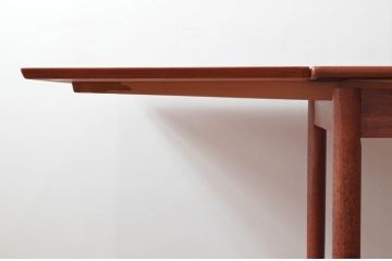 デンマークビンテージ　北欧ヴィンテージ　チーク材　すっきりとした佇まいが魅力的なエクステンションテーブル(ダイニングテーブル、4人掛け、6人掛け、8人掛け、伸長式テーブル、食卓、作業台)(R-064356)