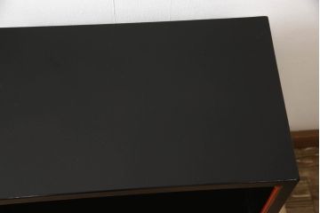 中古　美品　希少　通商産業大臣指定伝統的工芸品　松本民芸家具　和モダンな空間を演出する一閑張りの飾り棚(茶棚、茶箪笥、違い棚、収納棚、戸棚、サイドキャビネット)(R-064357)