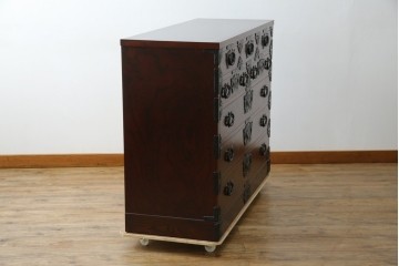 中古　美品　岩谷堂箪笥　力強い木目と重厚感ある金具が魅力の和箪笥　(R-064358)