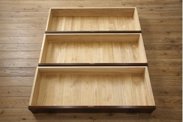 中古　美品　岩谷堂箪笥　力強い木目と重厚感ある金具が魅力の和箪笥　(R-064358)