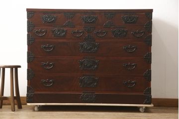 中古　美品　岩谷堂箪笥　力強い木目と重厚感ある金具が魅力の和箪笥(整理箪笥、衣装タンス、収納たんす、引き出し、サイドボード、サイドチェスト)(R-064358)