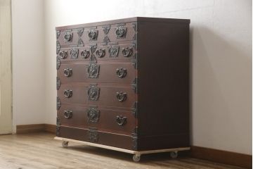 中古　美品　岩谷堂箪笥　力強い木目と重厚感ある金具が魅力の和箪笥(整理箪笥、衣装タンス、収納たんす、引き出し、サイドボード、サイドチェスト)(R-064358)