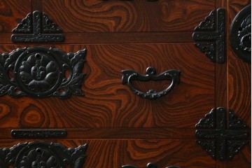 中古　美品　岩谷堂箪笥　力強い木目が美しい和箪笥　(R-064359)