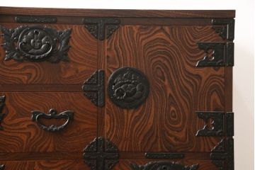 中古　美品　岩谷堂箪笥　力強い木目が美しい和箪笥(引き出し、サイドチェスト、サイドボード、収納たんす、衣装タンス、整理箪笥)(R-064359)