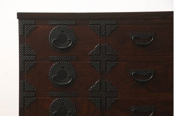 中古　岩谷堂箪笥　八の蔵　上質な和の空間づくりにおすすめのカラクリ付き横長タンス(チェスト、サイドボード、和タンス、衣装箪笥、引き出し)(R-064360)