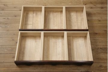 中古　岩谷堂箪笥　特注　重厚感ある金具が目を引く重ね水屋箪笥(キャビネット、食器棚、収納棚、重ね戸棚、茶箪笥、茶棚、上下バラ売り可能)(R-064361)