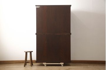 中古　岩谷堂箪笥　特注　重厚感ある金具が目を引く重ね水屋箪笥(キャビネット、食器棚、収納棚、重ね戸棚、茶箪笥、茶棚、上下バラ売り可能)(R-064361)