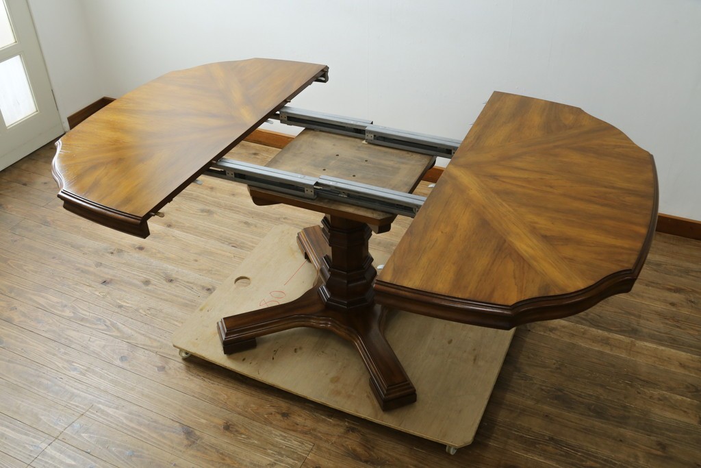 中古　美品　DREXEL HERITAGE(ドレクセルヘリテイジ)　Grand Villa(グランドヴィラ)　上品なデザインのダイニングテーブル　定価約60万円　(R-064375)