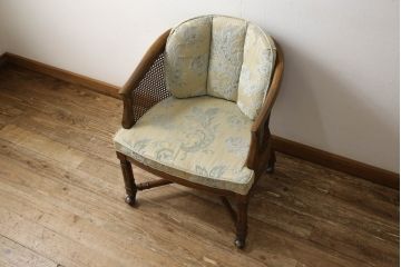 中古　美品　DREXEL HERITAGE(ドレクセルヘリテイジ)　くつろぎの時間を演出するキャスター付きアームチェア(椅子、イス、ダイニングチェア)(R-064376)