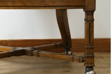 中古　美品　DREXEL HERITAGE(ドレクセルヘリテイジ)　くつろぎの時間を演出するキャスター付きアームチェア　(R-064377)