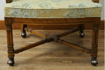 中古　美品　DREXEL HERITAGE(ドレクセルヘリテイジ)　くつろぎの時間を演出するキャスター付きアームチェア　(R-064377)