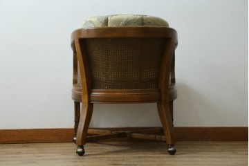 中古　美品　DREXEL HERITAGE(ドレクセルヘリテイジ)　くつろぎの時間を演出するキャスター付きアームチェア　(R-064377)