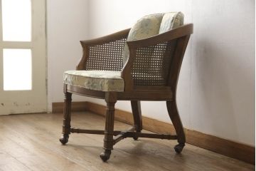 中古　美品　DREXEL HERITAGE(ドレクセルヘリテイジ)　くつろぎの時間を演出するキャスター付きアームチェア(椅子、イス、ダイニングチェア)(R-064378)