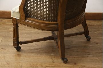 中古　美品　DREXEL HERITAGE(ドレクセルヘリテイジ)　くつろぎの時間を演出するキャスター付きアームチェア(椅子、イス、ダイニングチェア)(R-064378)