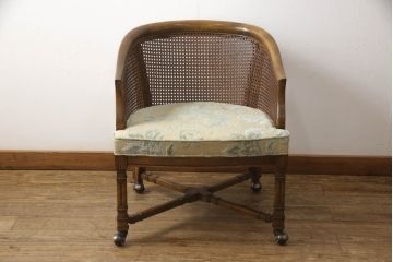 中古　美品　DREXEL HERITAGE(ドレクセルヘリテイジ)　くつろぎの時間を演出するキャスター付きアームチェア(椅子、イス、ダイニングチェア)(R-064378)