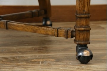 中古　美品　DREXEL HERITAGE(ドレクセルヘリテイジ)　くつろぎの時間を演出するキャスター付きアームチェア　(R-064379)