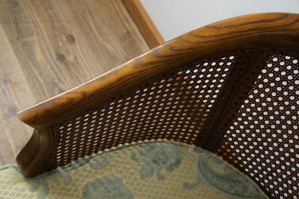 中古　美品　DREXEL HERITAGE(ドレクセルヘリテイジ)　くつろぎの時間を演出するキャスター付きアームチェア　(R-064379)