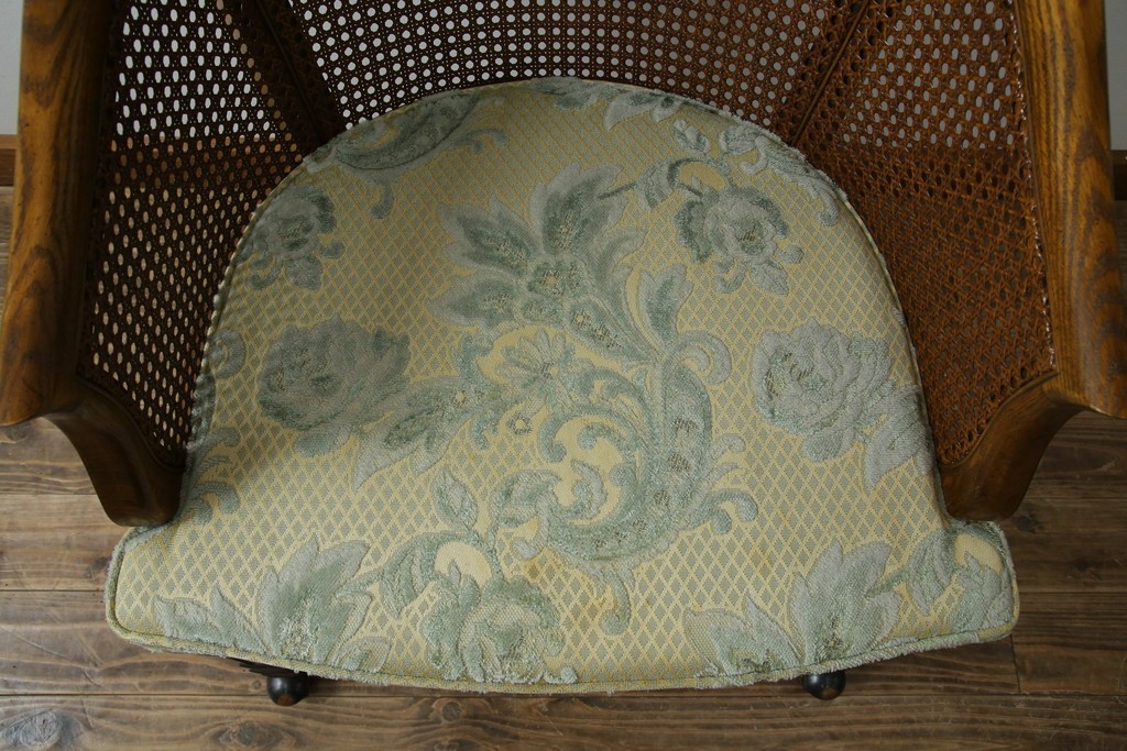 中古　美品　DREXEL HERITAGE(ドレクセルヘリテイジ)　くつろぎの時間を演出するキャスター付きアームチェア　(R-064379)