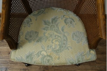 中古　美品　DREXEL HERITAGE(ドレクセルヘリテイジ)　くつろぎの時間を演出するキャスター付きアームチェア　(R-064379)