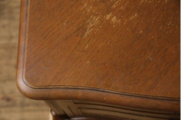 中古　美品!!　DREXEL HERITAGE(ドレクセルヘリテイジ)　Touraine(ツーレイン)　マホガニー材　猫脚の優美な曲線デザインが目を惹くサイドテーブル(ナイトテーブル、エンドテーブル、花台、飾り台)(R-064380)