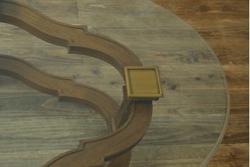 中古　美品　DREXEL HERITAGE(ドレクセルヘリテイジ)　FRANCESCA(フランチェスカ)シリーズ　エレガントなデザインの脚が魅力的なガラス天板のカクテルテーブル　定価約48万円　(R-064381)