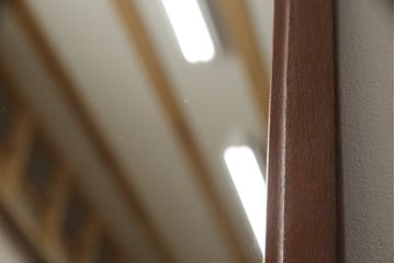 デンマークビンテージ　チーク材　シンプルな角丸デザインがお部屋に馴染みやすいウォールミラー(北欧、壁掛け鏡、姿見、ヴィンテージ)(R-064383)