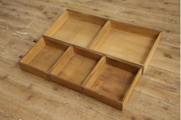 和製アンティーク　ニレ材　二段重ねスライド作業台　和の情緒あふれる食器棚(キャビネット、カップボード、収納棚、水屋箪笥、茶箪笥、茶棚、戸棚)(R-064385)
