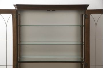 中古　美品　カリモク家具(karimoku)　domani(ドマーニ)　QUEENS　LIFE(クイーンズライフ)　洗練されたデザインが美しいキュリオケース(飾り棚、ガラスケース、ショーケース、キャビネット)(定価約40万円)(R-064386)