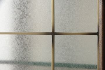 中古　美品　カリモク家具(karimoku)　domani(ドマーニ)　QUEENS　LIFE(クイーンズライフ)　洗練されたデザインが美しいキュリオケース(飾り棚、ガラスケース、ショーケース、キャビネット)(定価約40万円)(R-064386)