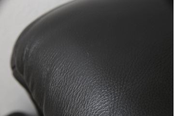 中古　Cassina(カッシーナ)　MARALUNGA(マラルンガ) 675　本革　高級感ある佇まいが目を惹く3人掛けソファ(三人掛け、3P、アームソファ、レザー)(定価約200〜243万円)(R-064444)