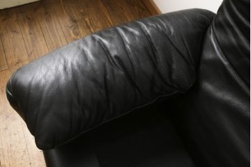 中古　Cassina(カッシーナ)　MARALUNGA(マラルンガ) 675　本革　高級感ある佇まいが目を惹く3人掛けソファ(三人掛け、3P、アームソファ、レザー)(定価約200〜243万円)(R-064444)