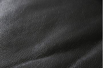 中古　Cassina(カッシーナ)　MARALUNGA(マラルンガ) 675　本革　高級感ある佇まいが目を惹く3人掛けソファ(三人掛け、3P、アームソファ、レザー)(定価約200〜243万円)(R-064444)