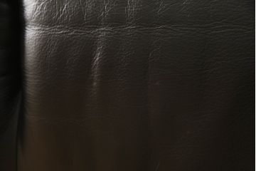 中古　Cassina(カッシーナ)　MARALUNGA(マラルンガ) 675　本革　高級感ある佇まいが目を惹く3人掛けソファ(三人掛け、3P、アームソファ、レザー)(定価約200〜243万円)(R-064444)