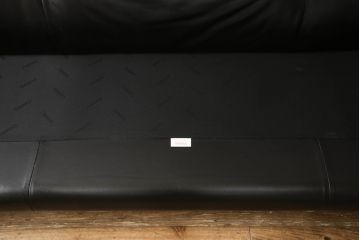 中古　Cassina(カッシーナ)　MARALUNGA(マラルンガ) 675　本革　高級感ある佇まいが目を惹く3人掛けソファ(三人掛け、3P、アームソファ、レザー)(定価約200〜243万円)(R-064444)