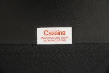 中古　Cassina(カッシーナ)　MARALUNGA(マラルンガ) 675　本革　高級感ある佇まいが目を惹く3人掛けソファ(三人掛け、3P、アームソファ、レザー)(定価約200〜243万円)(R-064444)