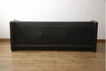 中古　Cassina(カッシーナ)　MARALUNGA(マラルンガ) 675　本革　高級感ある佇まいが目を惹く3人掛けソファ(三人掛け、3P、アームソファ、レザー)(定価約200〜243万円)(R-064444)