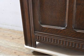 イギリスアンティーク　オーク材　クラシカルな佇まいが魅力の小振りなワードローブ(洋服タンス、衣装タンス、収納棚)(R-064445)