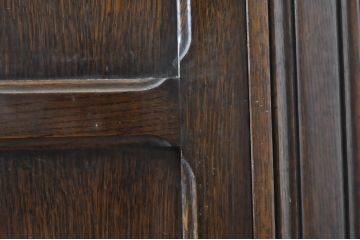 イギリスアンティーク　オーク材　クラシカルな佇まいが魅力の小振りなワードローブ(洋服タンス、衣装タンス、収納棚)(R-064445)