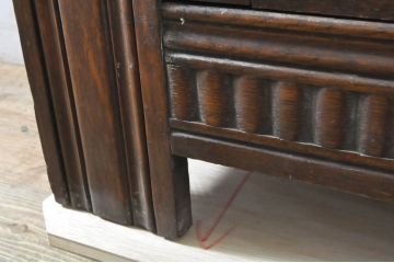 イギリスアンティーク　オーク材　クラシカルな佇まいが魅力の小振りなワードローブ(洋服タンス、衣装タンス、収納棚)(R-064445)