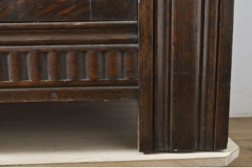イギリスアンティーク　オーク材　クラシカルな佇まいが魅力の小振りなワードローブ(洋服タンス、衣装タンス、収納棚)(R-064445)