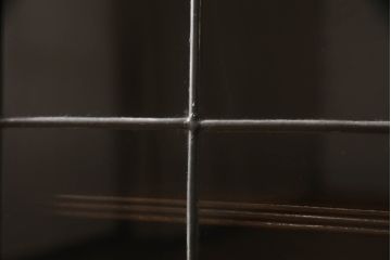 イギリスアンティーク　Aw-Lyn　オーク材　ステンドグラスが気品あふれる小振りなブックケース(本箱、本棚、収納棚、戸棚、飾り棚、キャビネット、カップボード)(R-064449)