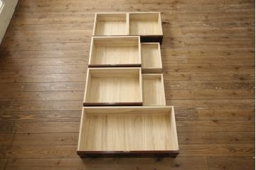 中古　美品　遠野民芸　職人手作り品　向鶴金具の立派な造りが目を惹く民芸箪笥(和タンス、収納箪笥、衣装箪笥、整理箪笥、引き出し、サイドチェスト)(R-064452)