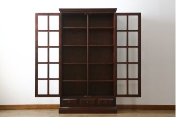 中古　美品　国産民芸家具　品のあるシックな色合いが魅力のブックケース(本箱、書棚、収納棚、戸棚、キャビネット、飾り棚)(R-064454)